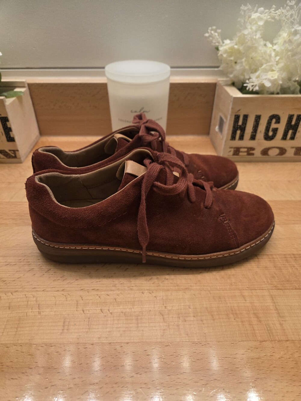 Clarks Artisan Women's Amberlee Crest Rust Red Suede Sneakers Size 8